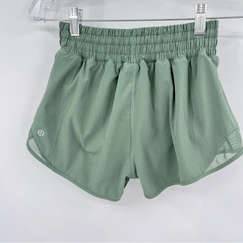 Lululemon high rise hottie hot Shorts 2.5” in Willow leaf XS - Picture 4 of 10